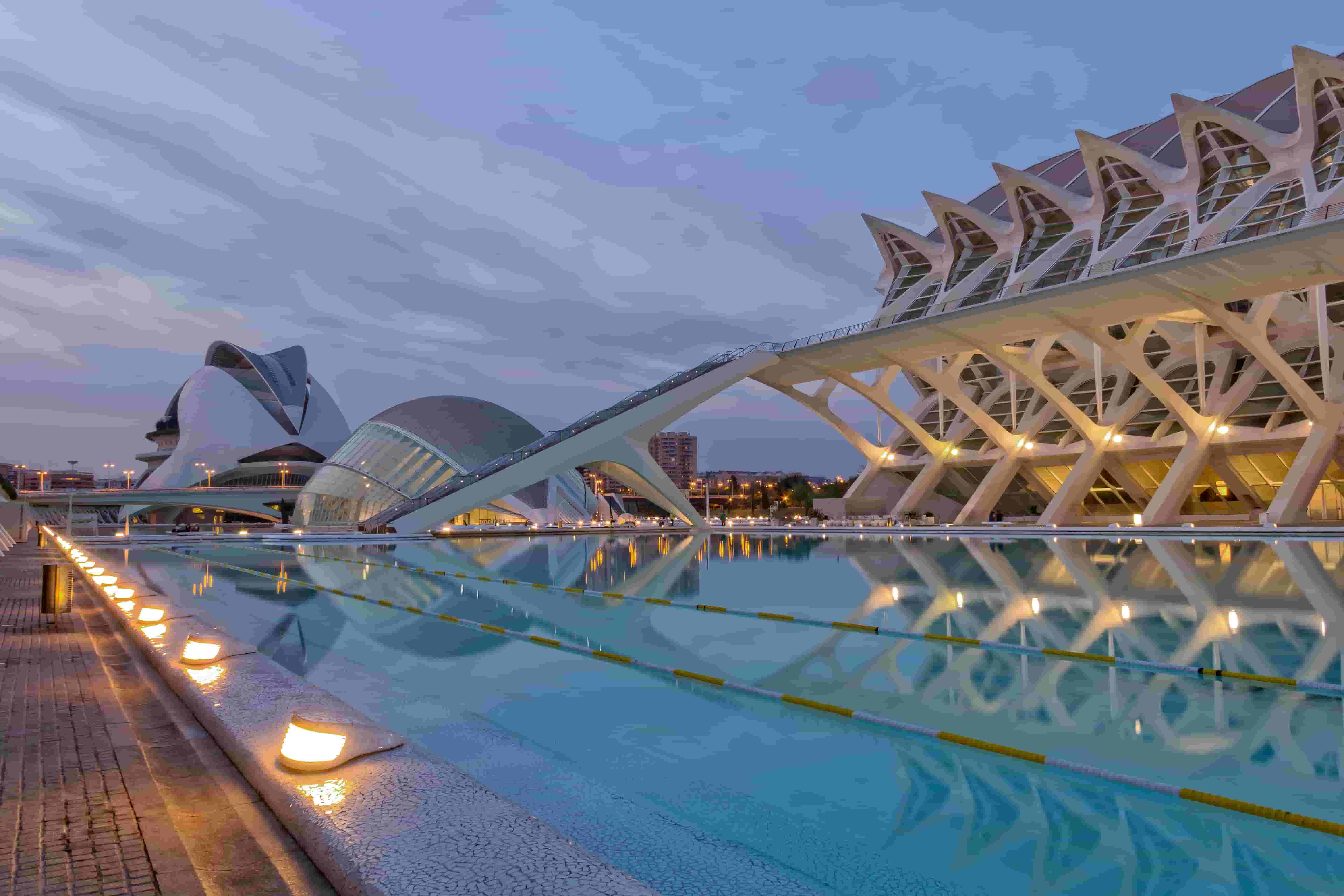 Visita la Ciudad de las Artes y las Ciencias, descubre la fantasía de Santiago Calatrava