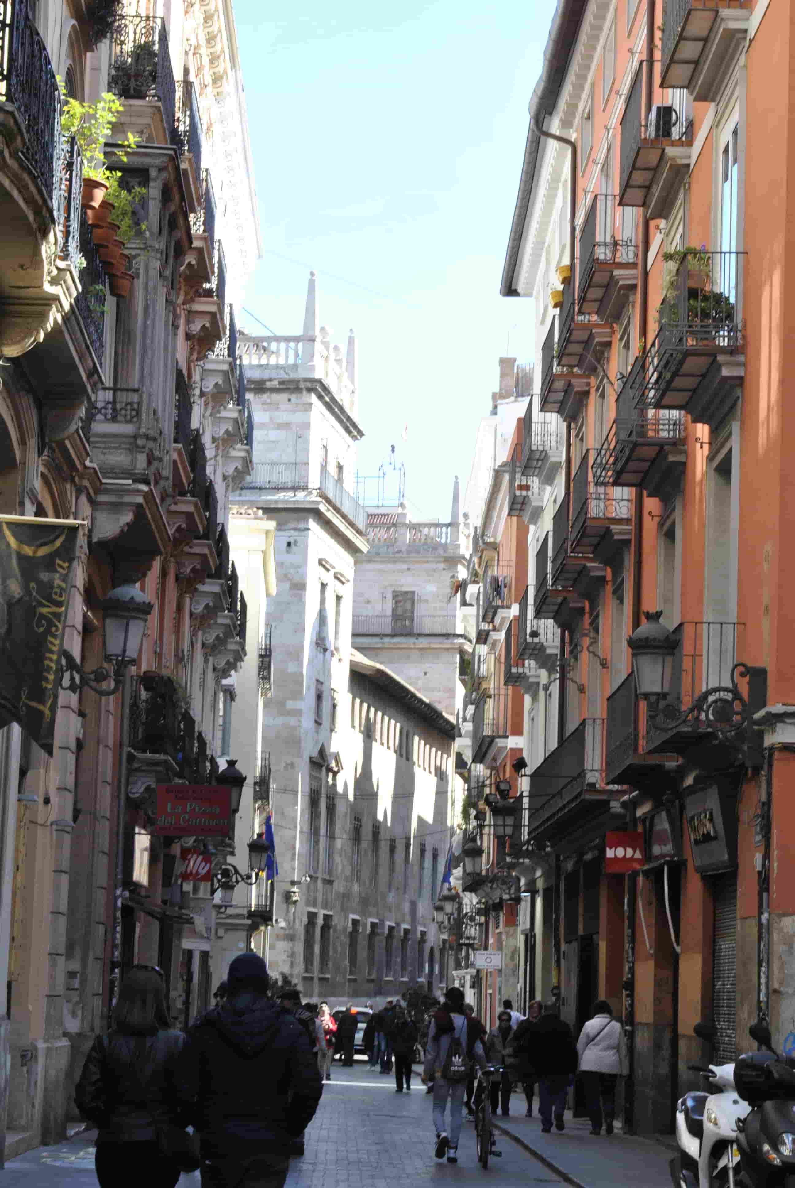 Historical center. The best tourist guides and routes of Valencia.