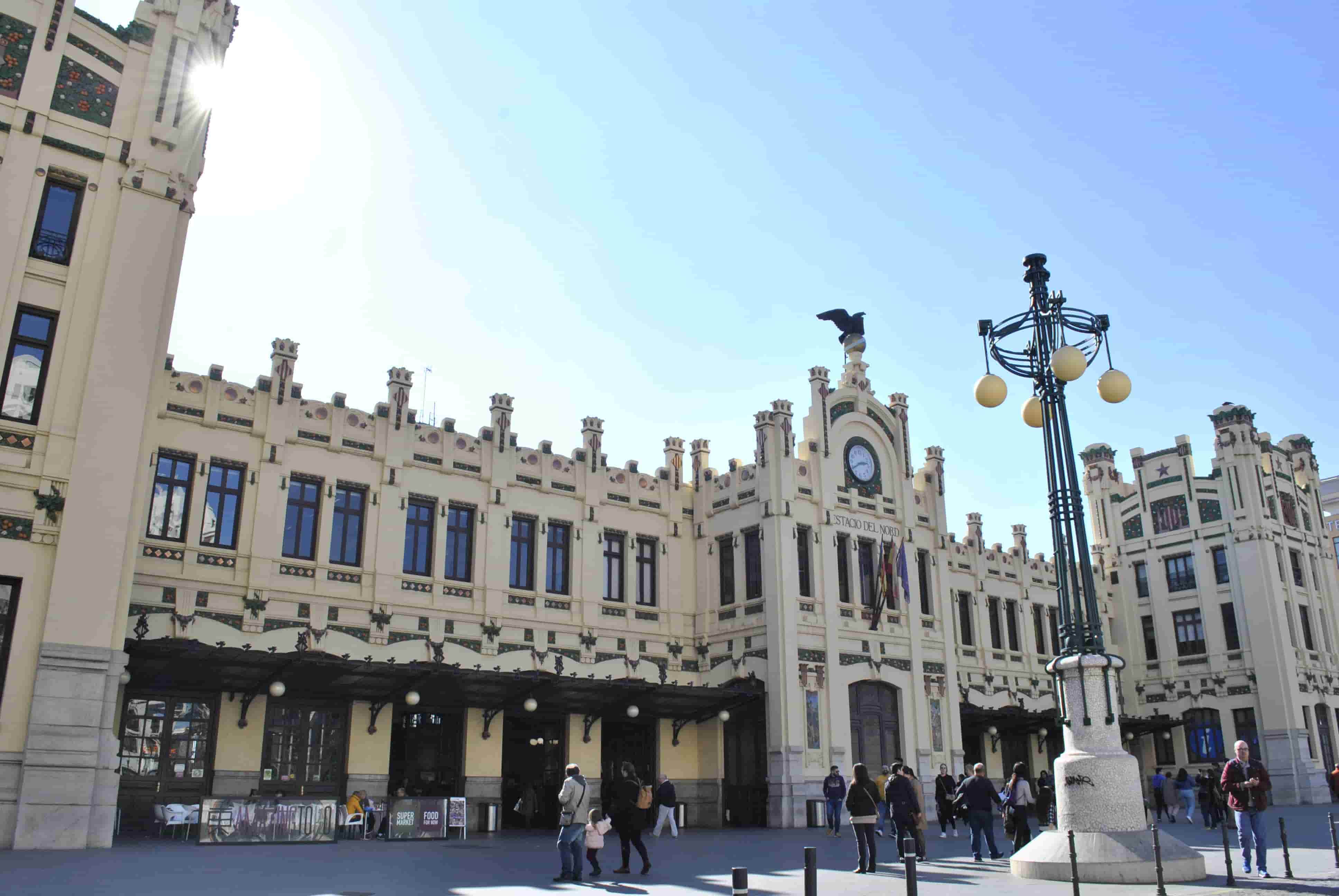 Los mejores guías turísticos y rutas de Valencia.